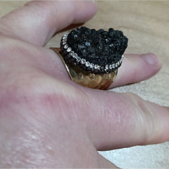 Vintage golden hammered druzy cuff ring - Picture 6 of 10